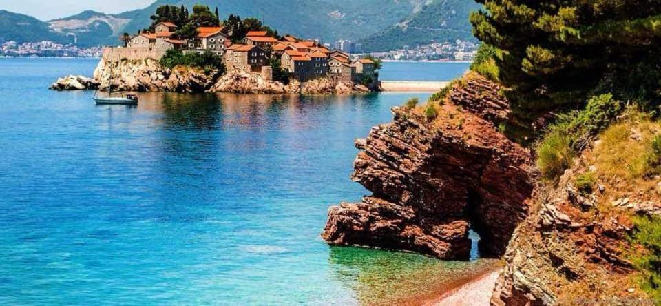 Apartments Dragisic Sveti Stefan Extérieur photo