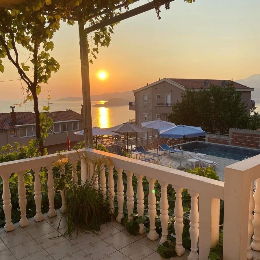 Apartments Dragisic Sveti Stefan Extérieur photo