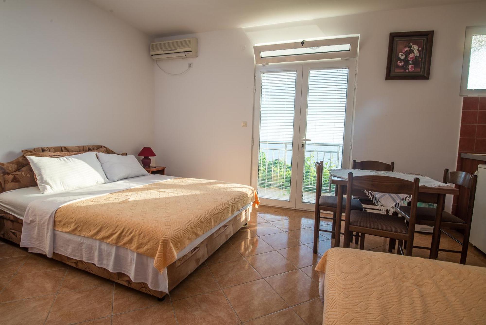 Apartments Dragisic Sveti Stefan Chambre photo