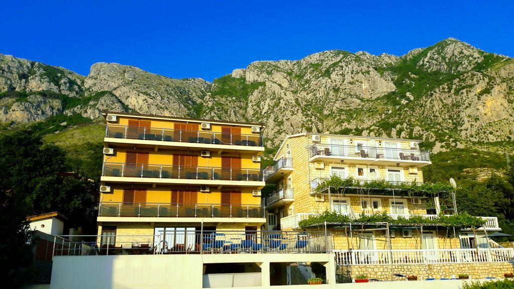 Apartments Dragisic Sveti Stefan Extérieur photo