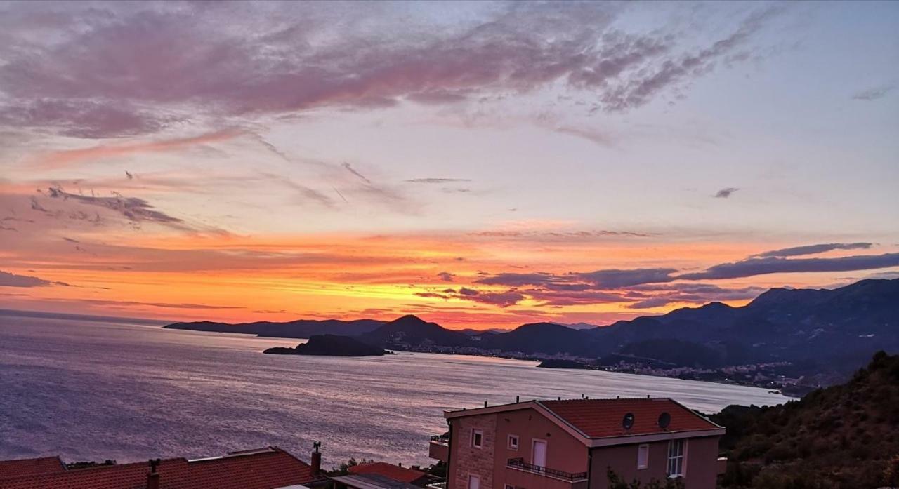 Apartments Dragisic Sveti Stefan Extérieur photo