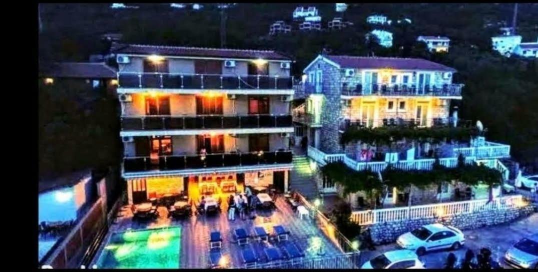 Apartments Dragisic Sveti Stefan Extérieur photo