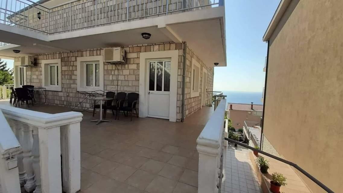 Apartments Dragisic Sveti Stefan Extérieur photo